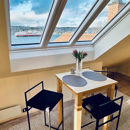 Apartment Urban Rooftop With Panoramic Sea View - Free Parking Tromso