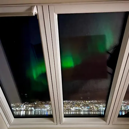 Aurora Loft - - Panoramic Views & Free Parking Lägenhet *