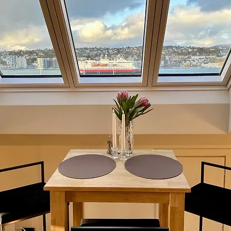 Apartment Urban Rooftop With Panoramic Sea View - Free Parking Tromso