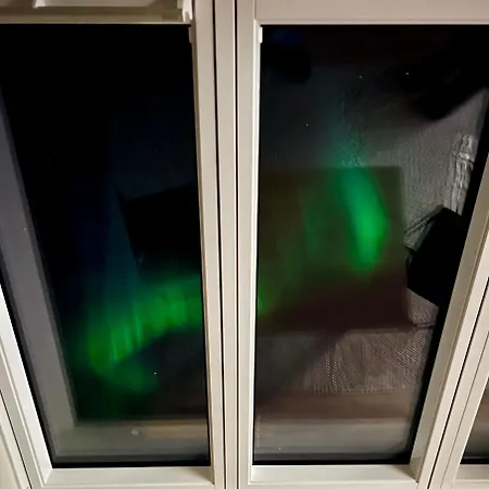 Urban Rooftop With Panoramic Sea View - Free Parking Apartmán