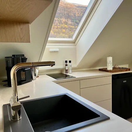 Urban Rooftop With Panoramic Sea View - Free Parking Tromso