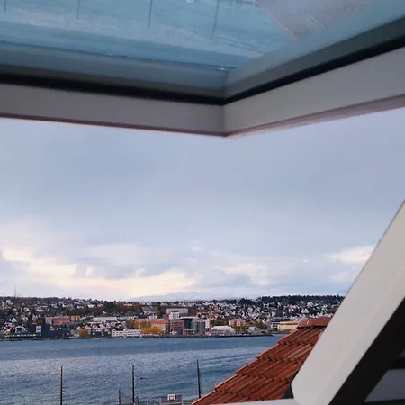 Apartment Urban Rooftop With Panoramic Sea View - Free Parking Tromso